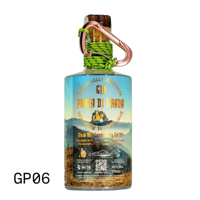 La Grigna Settentrionale emerge con i suoi 2410m dalle nebbie, fotografata dal Giumello Valsassina terra natale del nostro London Dry Gin, ed è protagonista della nostra etichetta GP06. www.ginportadiprada.it